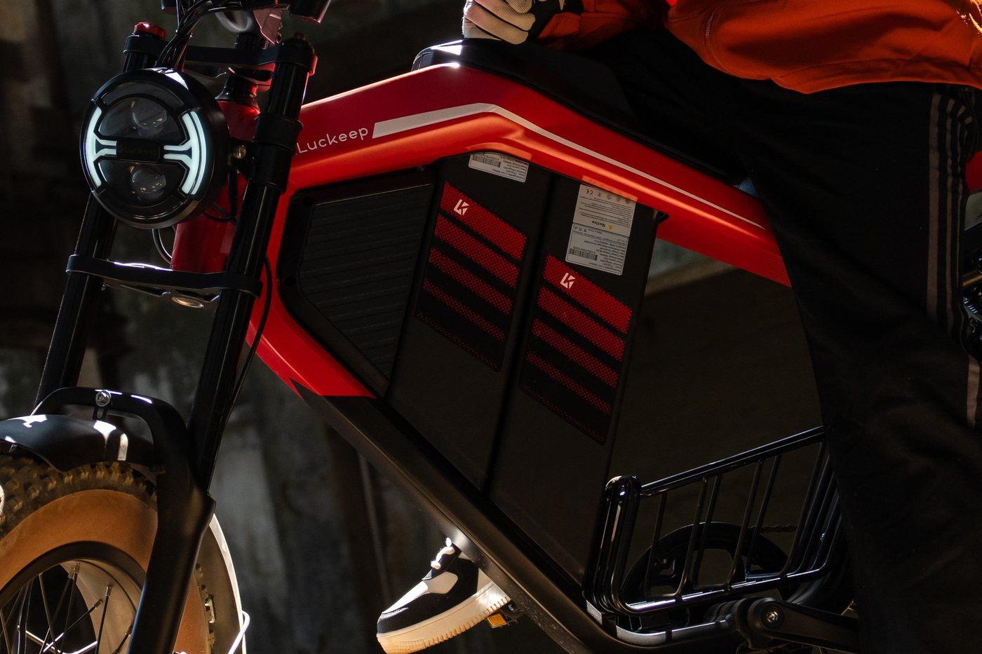 Batería de litio integrada en el cuadro de una bicicleta eléctrica